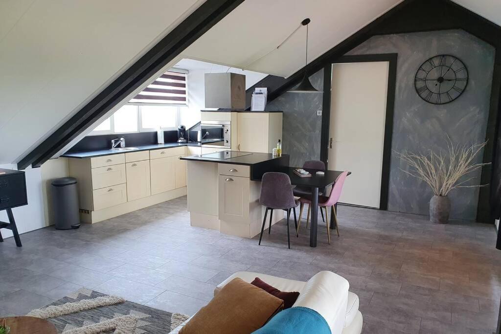 Vrijstaand / Landelijk Appartement Met Uitzicht! De Wijk Eksteriør bilde